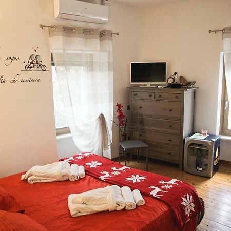 Casale Del Sole Garda Bed & Breakfast Monzambano Exterior photo