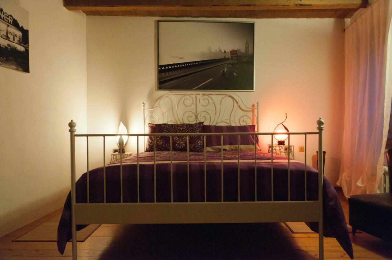 Casale Del Sole Garda Bed & Breakfast Monzambano Exterior photo