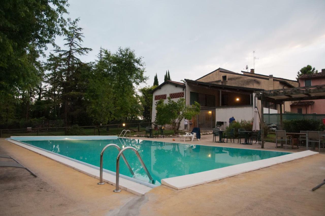Casale Del Sole Garda Bed & Breakfast Monzambano Exterior photo