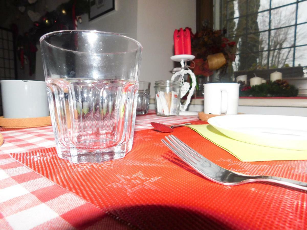 Casale Del Sole Garda Bed & Breakfast Monzambano Exterior photo