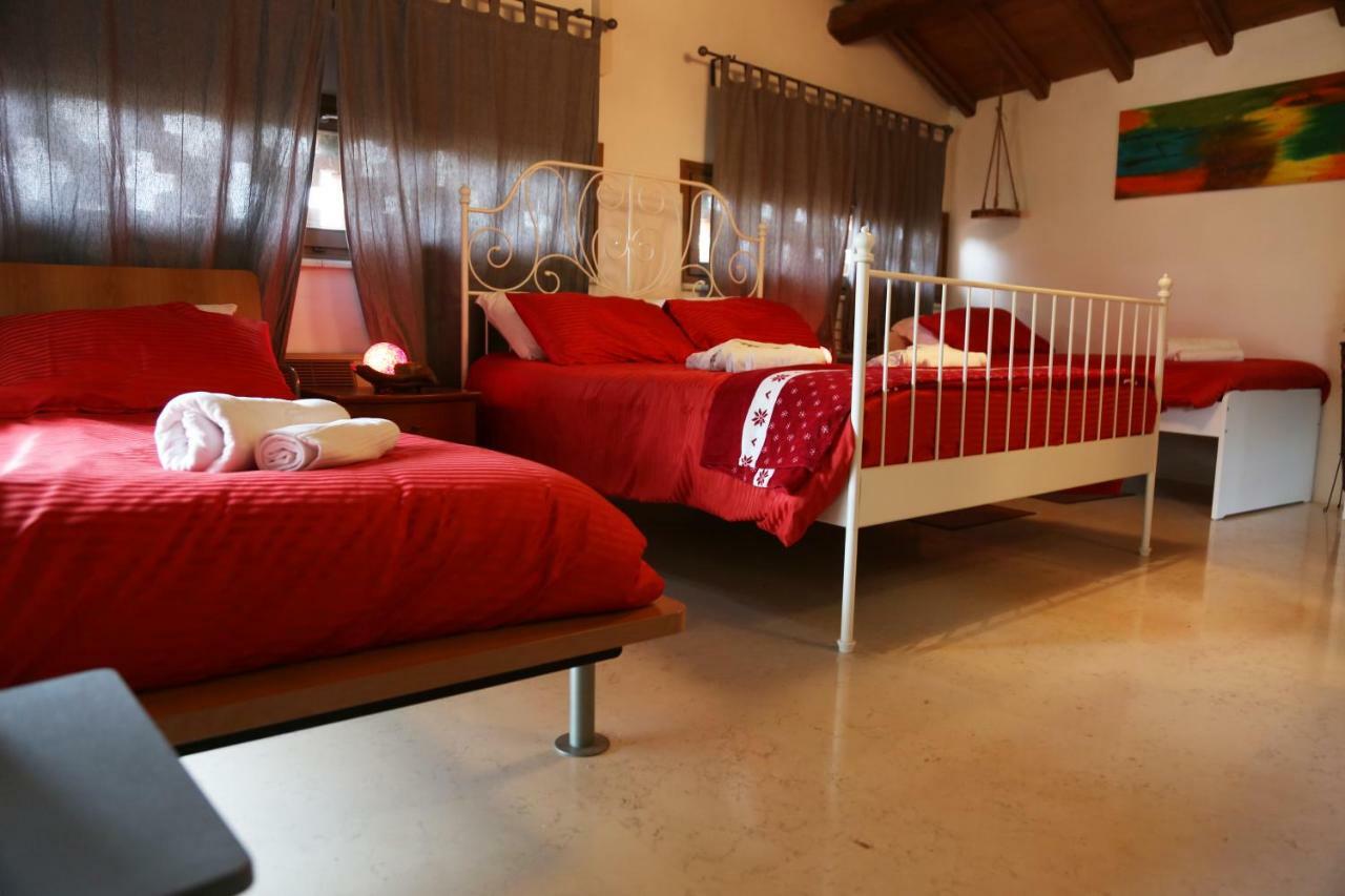 Casale Del Sole Garda Bed & Breakfast Monzambano Exterior photo
